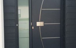 porte d'entrée sur-mesure matériau aluminium