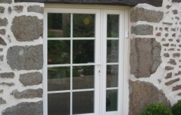 porte d'entrée blanche en pvc