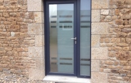 porte d'entrée en acier
