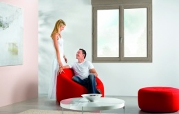 (c)REHAU Aralya ambiance fenetre 2 mountain oak 1892L