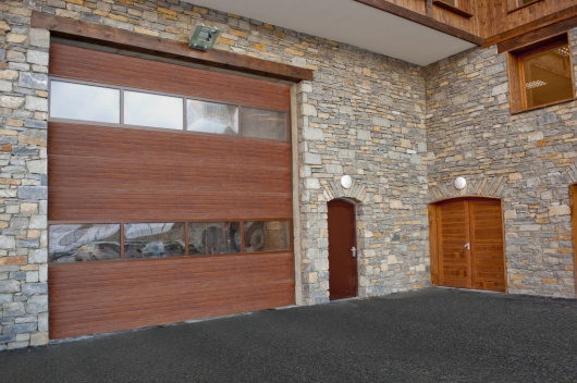 Grande porte de garage