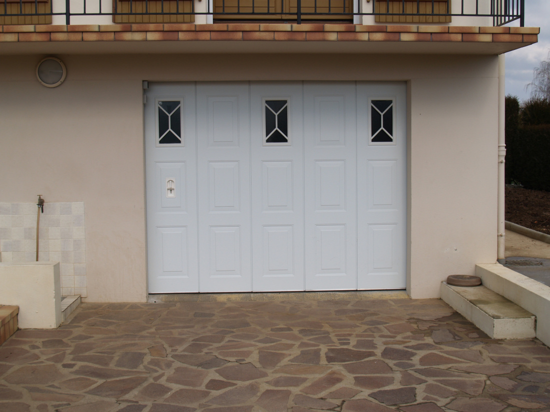 porte de garage blanche